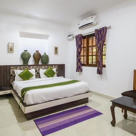 Treebo Trend Skylight Royal Stay Candolim Esterno foto
