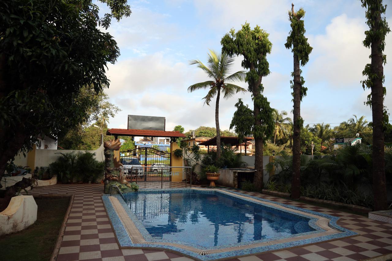 Treebo Trend Skylight Royal Stay Candolim Esterno foto