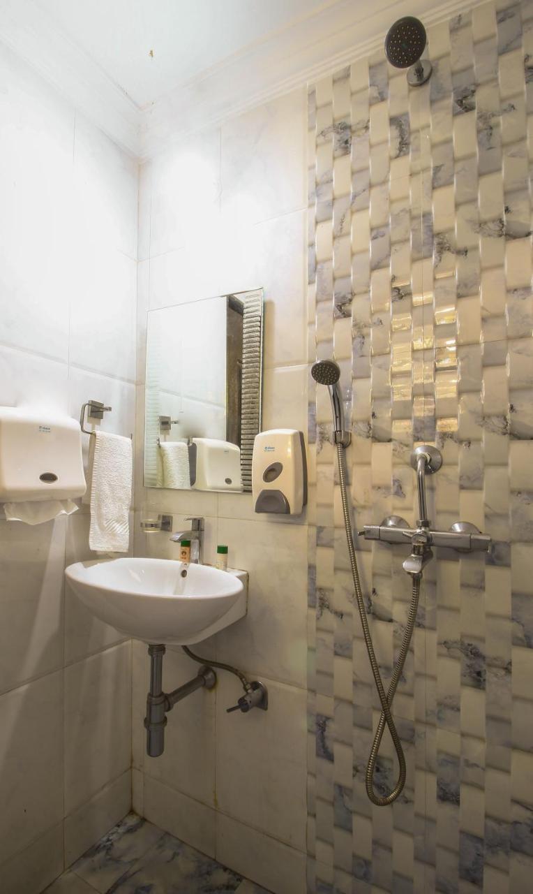 Treebo Trend Skylight Royal Stay Candolim Esterno foto
