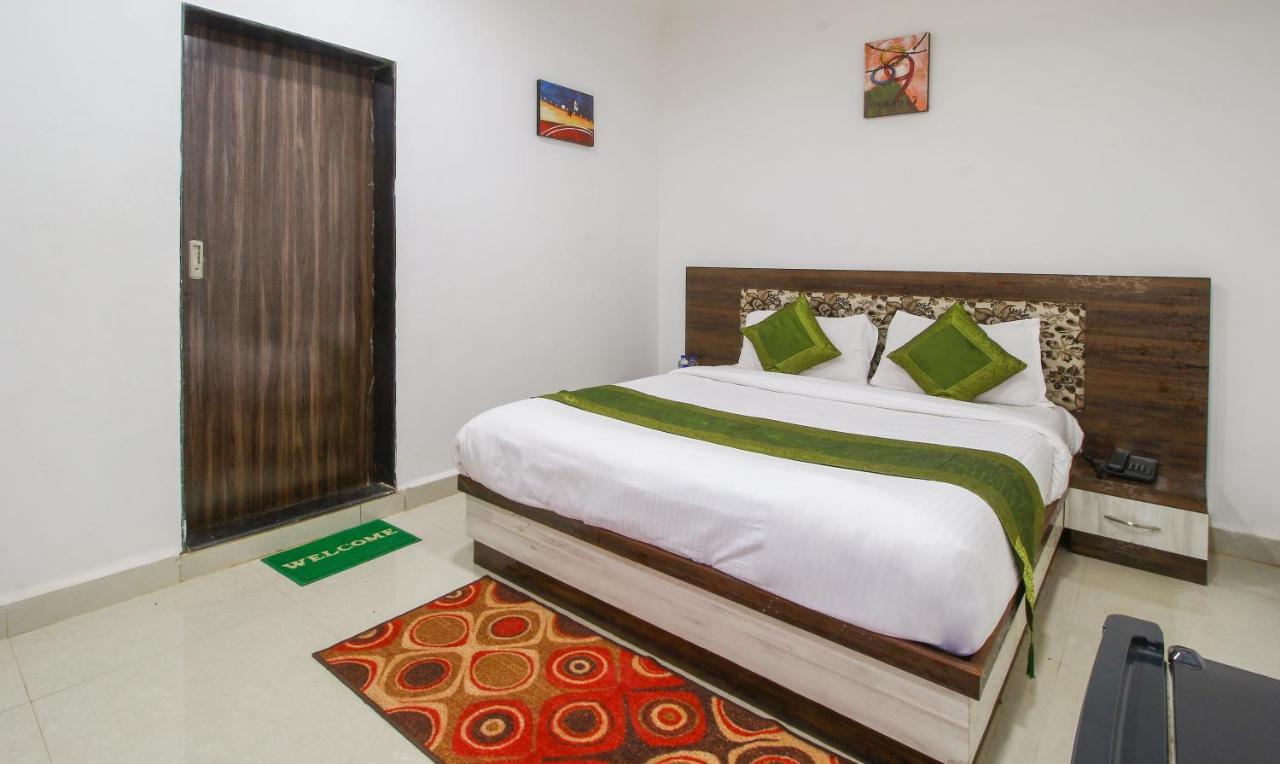Treebo Trend Skylight Royal Stay Candolim Esterno foto