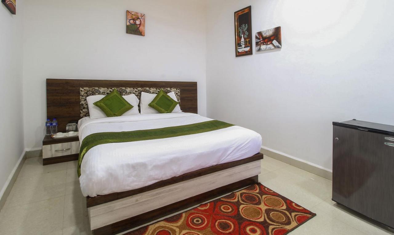 Treebo Trend Skylight Royal Stay Candolim Esterno foto