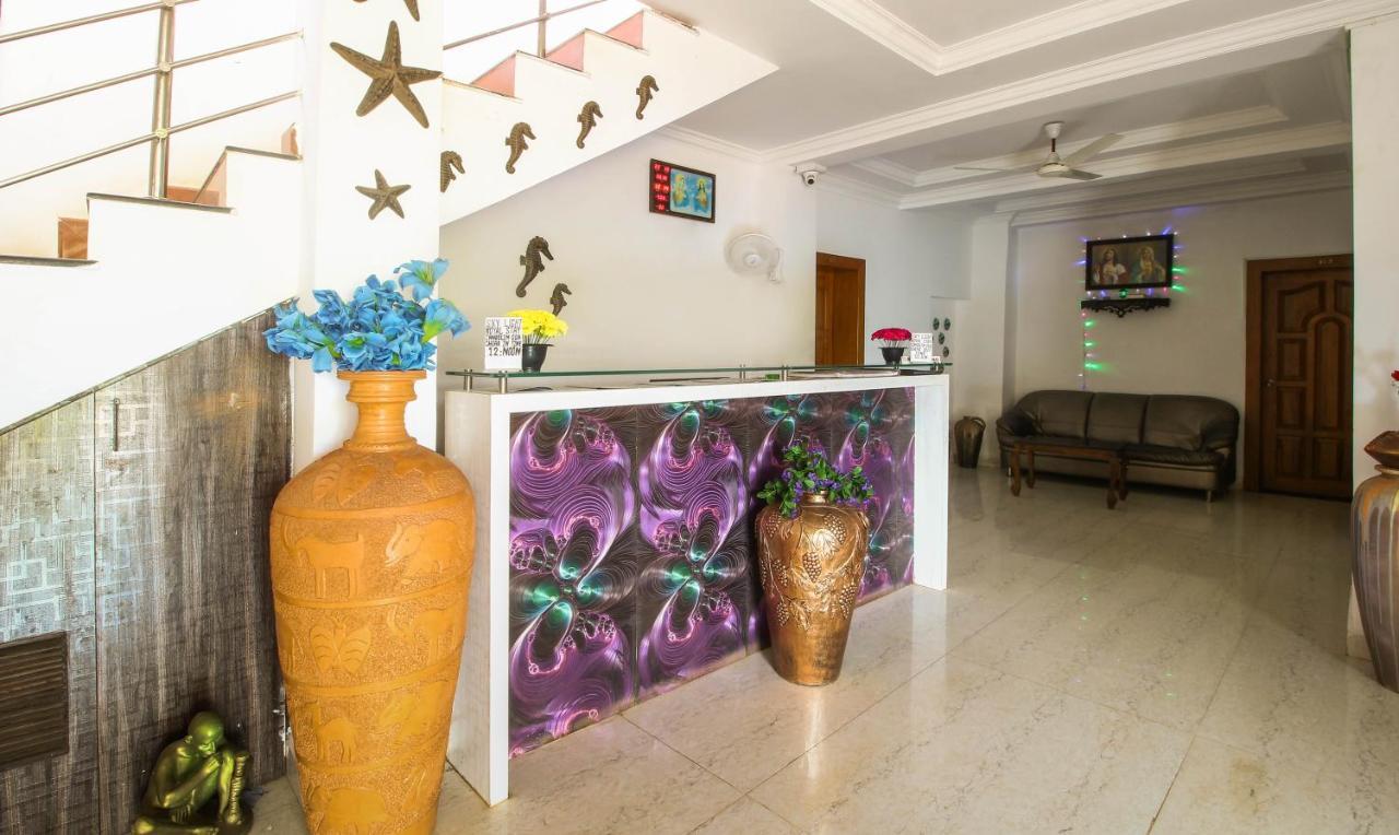 Treebo Trend Skylight Royal Stay Candolim Esterno foto