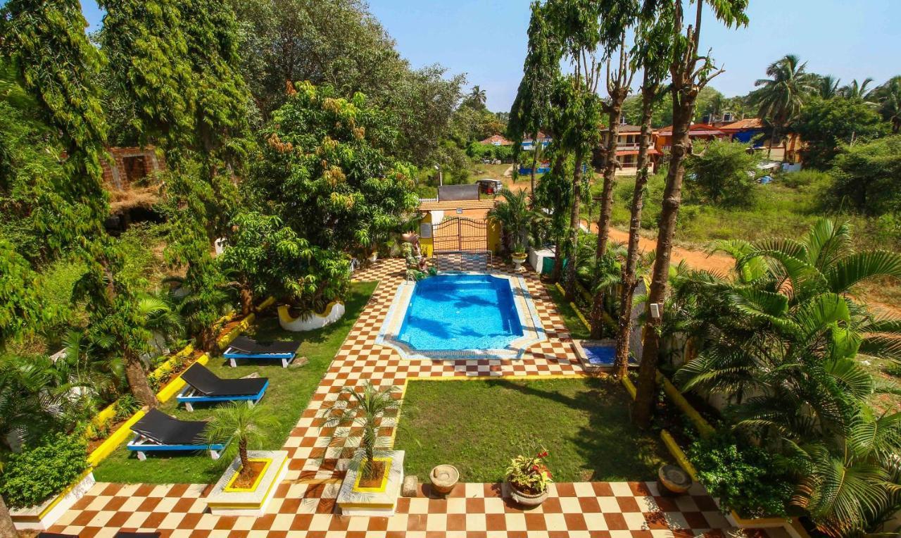 Treebo Trend Skylight Royal Stay Candolim Esterno foto