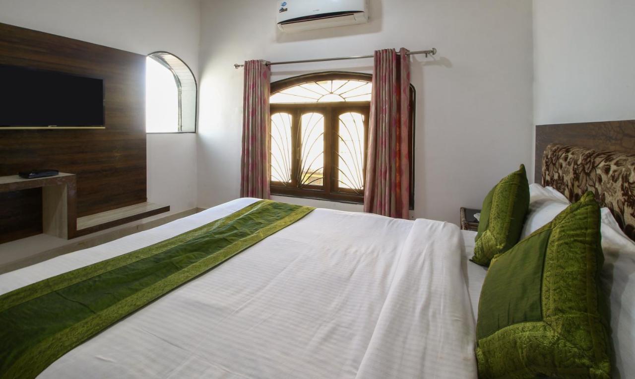 Treebo Trend Skylight Royal Stay Candolim Esterno foto